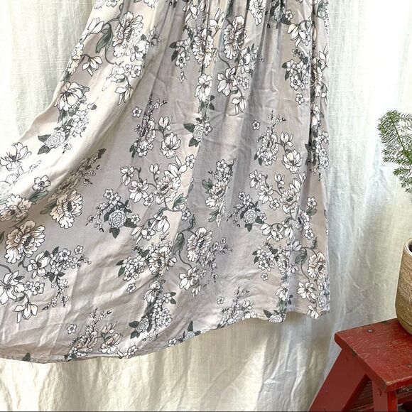 Torrid gray floral off the shoulder fit flare 1x - Picture 7 of 13